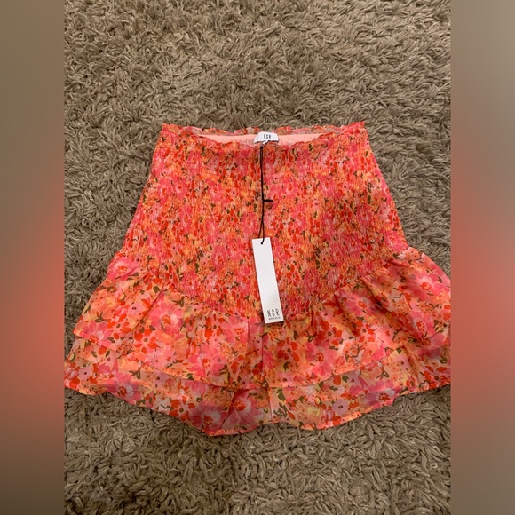 napean sea rd Dresses & Skirts - NAPEAN SEA RD, size small, floral skirt. 100% polyester